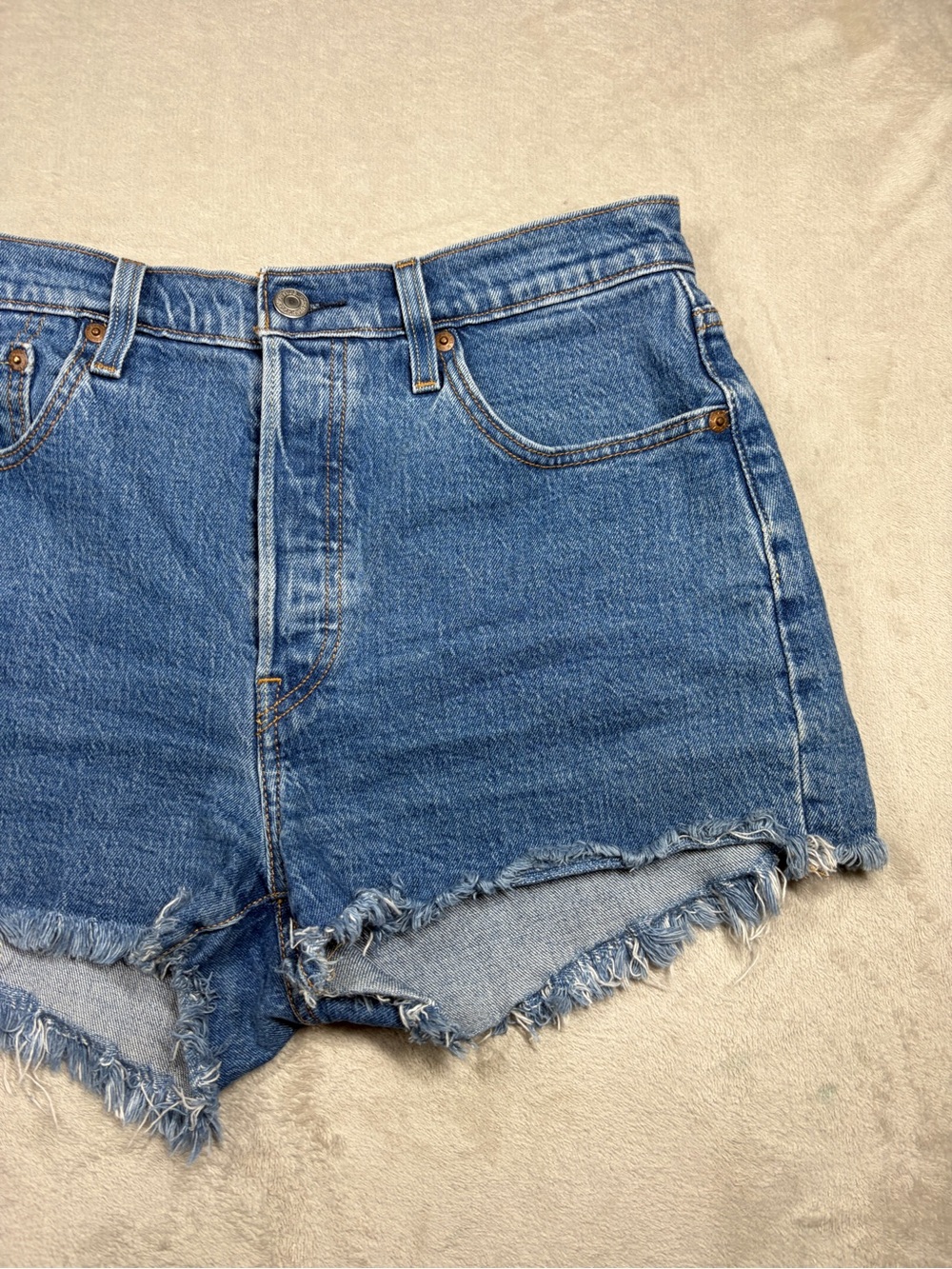 Levi’s Women’s 501 High Rise Cotton Blend Button Fly Blue Jean Denim Shorts 29 - Picture 7 of 16